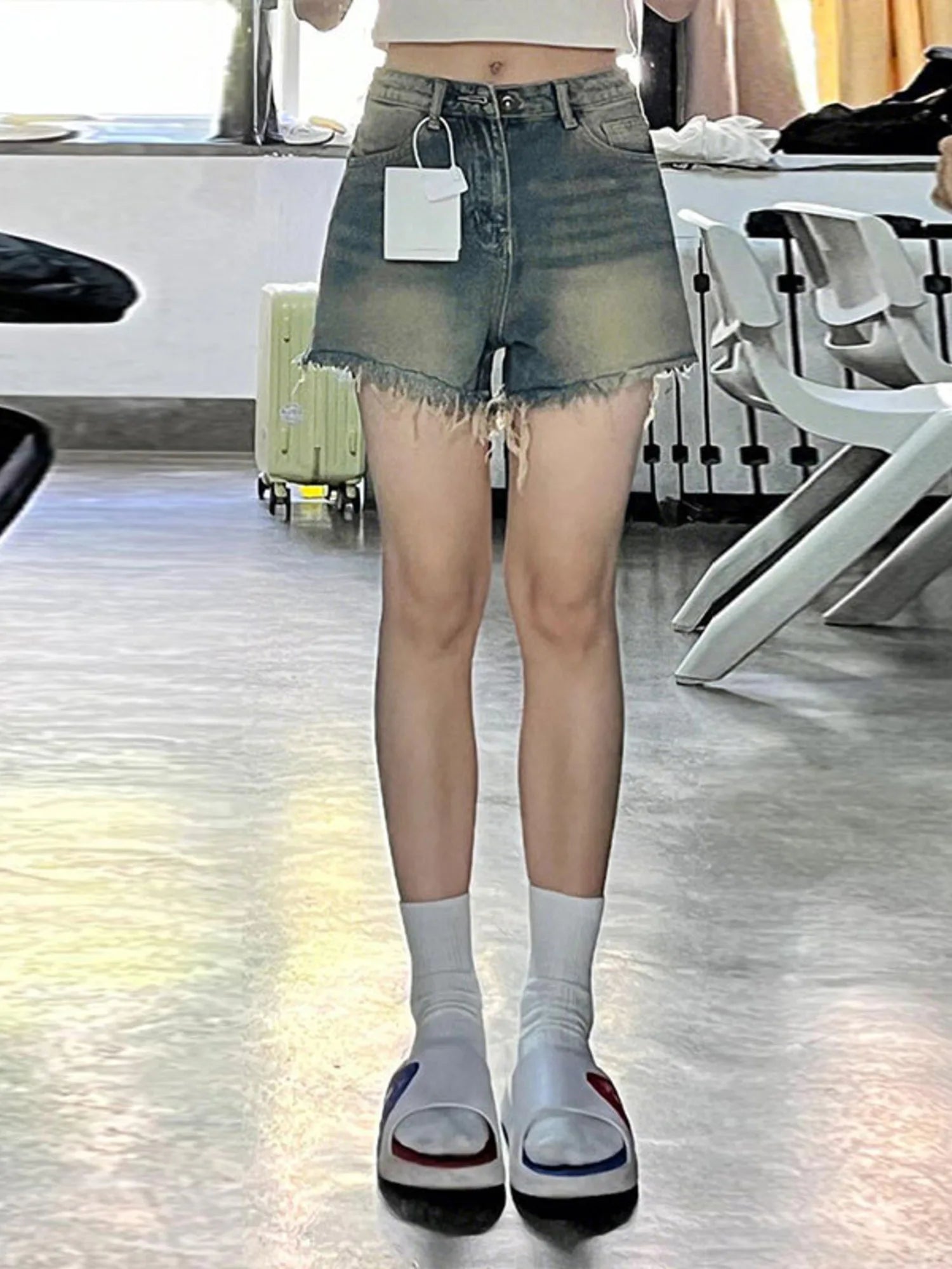 Women's High Waist Denim Shorts Vintage Wash Arc Pocket Raw Fringe Hem Distressed Jean Shorts Y2K Streetwear