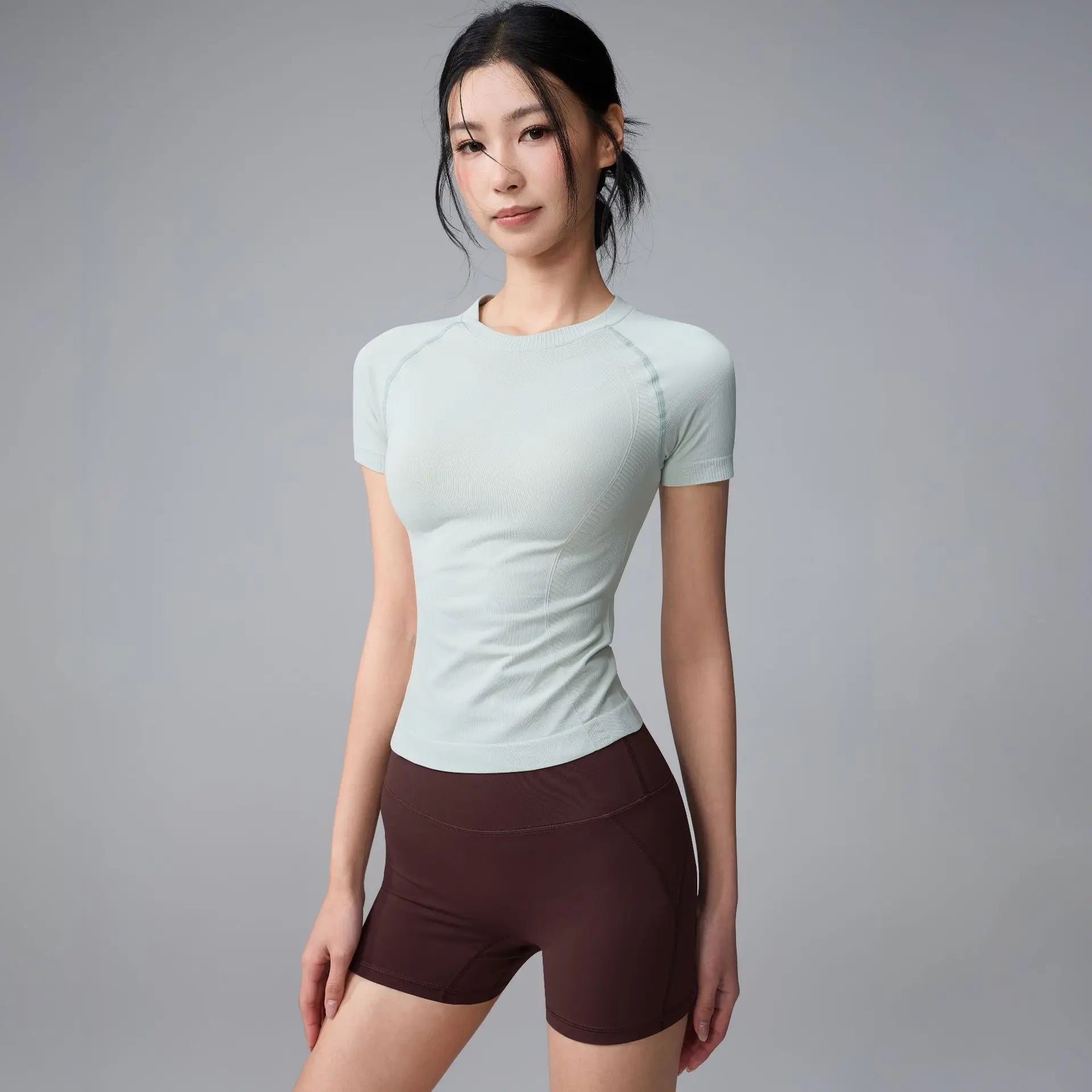 Women's Slim-Fit Short-Sleeve Pilates Top with a Slimming Effect, Stretch Running Top, and High-Waisted Butt-Lifting Shorts Yoga
