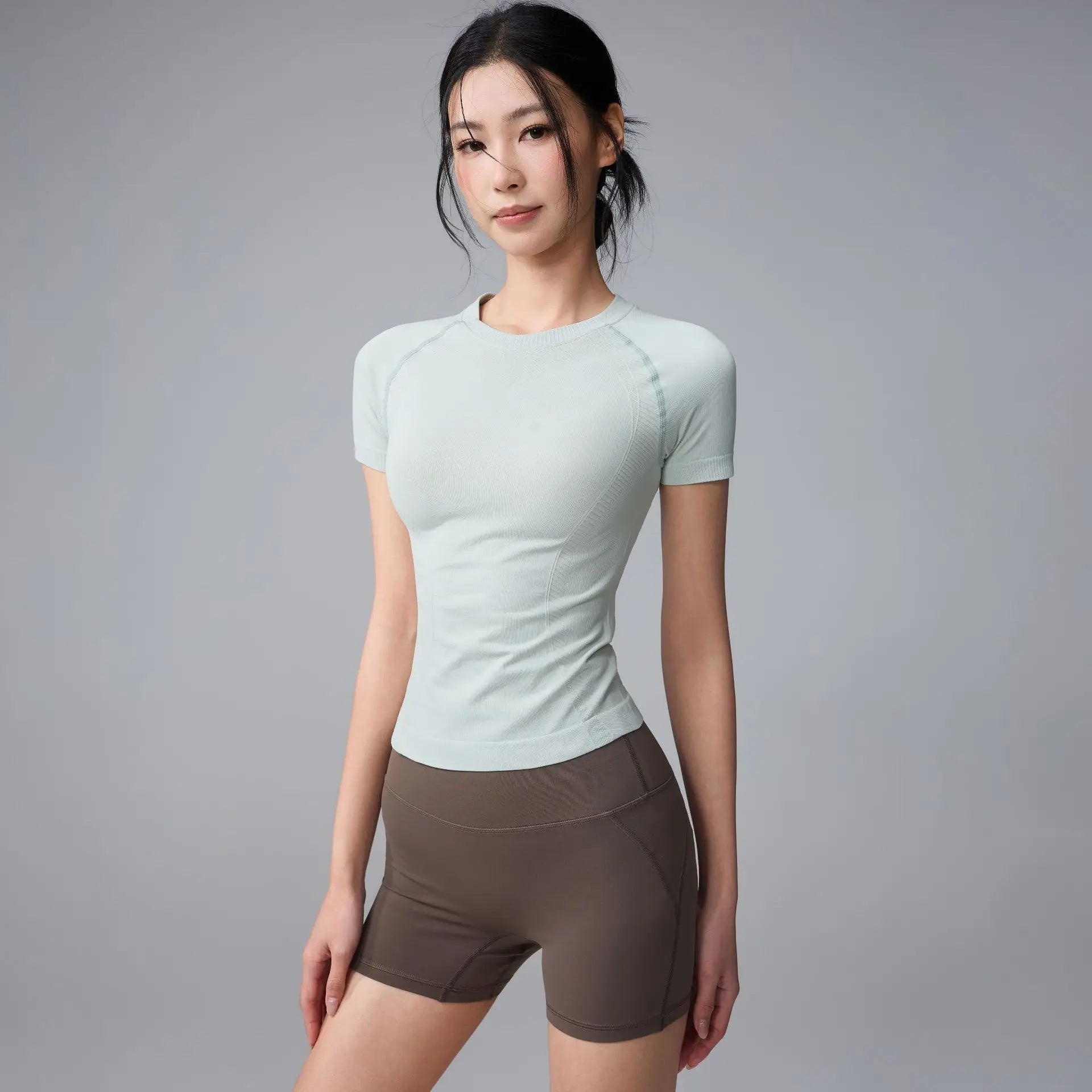 Women's Slim-Fit Short-Sleeve Pilates Top with a Slimming Effect, Stretch Running Top, and High-Waisted Butt-Lifting Shorts Yoga